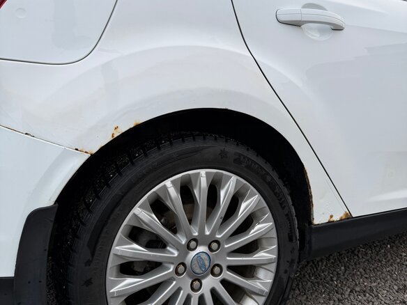 2011 Ford Focus III, белый, 500000 рублей - вид 9