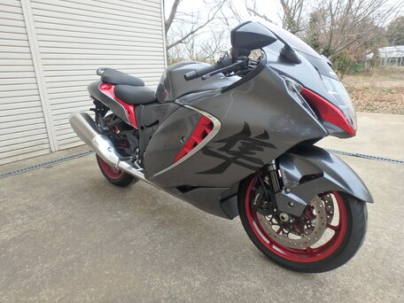 2023 Suzuki GSX 1300 R Hayabusa, серый, 2000000 рублей, вид 1