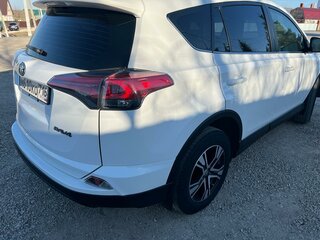 2016 Toyota RAV4 IV (XA40) Рестайлинг, белый, 2355000 рублей, вид 4