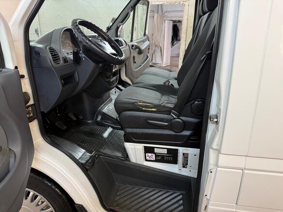 2013 Mercedes-Benz Sprinter Classic, белый, 1300000 рублей - вид 4