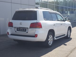 2010 Lexus LX 570 III, белый, 4200000 рублей, вид 4