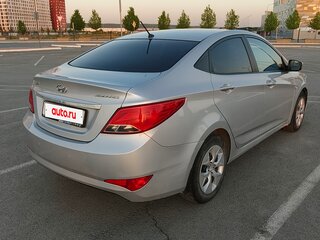 2014 Hyundai Solaris I Рестайлинг, серебристый, 950000 рублей, вид 5