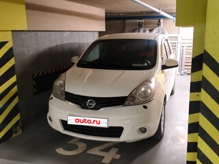 2013 Nissan Note I Рестайлинг, белый, 790000 рублей, вид 3