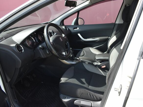 2012 Peugeot 308 I Рестайлинг, белый - вид 10