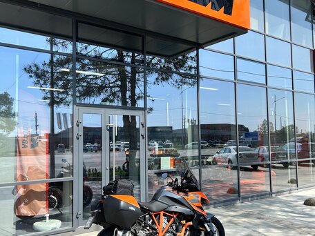 2023 KTM 1290 Super Duke GT, оранжевый, 1450000 рублей, вид 4