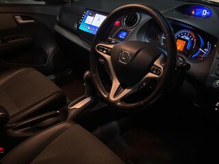 2011 Honda Insight II Рестайлинг, белый, 1250000 рублей, вид 3