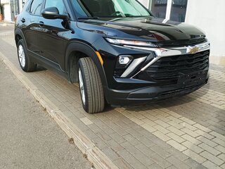 2025 Chevrolet TrailBlazer III Рестайлинг, чёрный, 1670000 рублей, вид 2