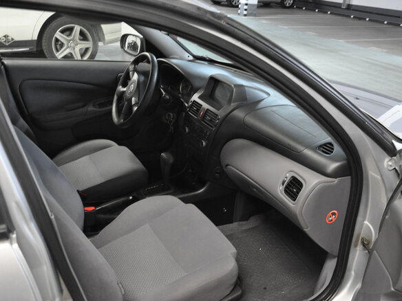2002 Nissan Almera II (N16) Рестайлинг, серебристый - вид 3