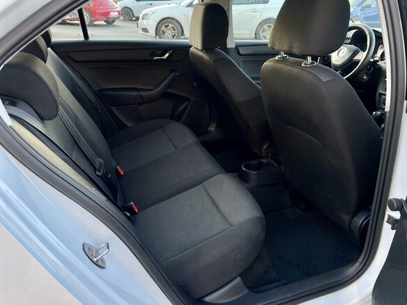 2016 Skoda Rapid I, белый, 950000 рублей - вид 12