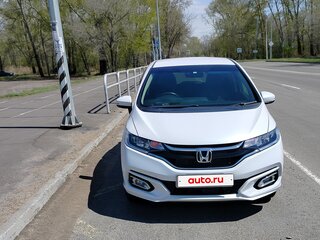 2018 Honda Fit III Рестайлинг, белый, 1150000 рублей, вид 3