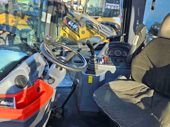 2021 Bobcat B730, белый, 6900000 рублей - вид 1