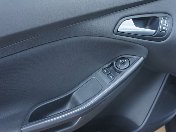 2017 Ford Focus III Рестайлинг, белый - вид 28