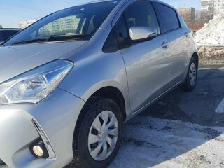2019 Toyota Vitz III (XP130) Рестайлинг 2, серебристый, 1150000 рублей, вид 5