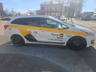 2017 Kia Ceed II Рестайлинг, белый, 820000 рублей, вид 4