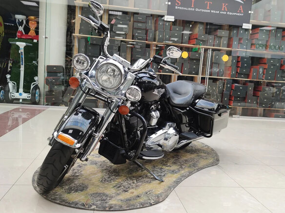 2017 Harley-Davidson Road King, чёрный