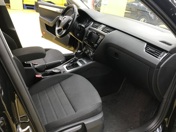 2013 Skoda Octavia III (A7), чёрный, 1200000 рублей - вид 12