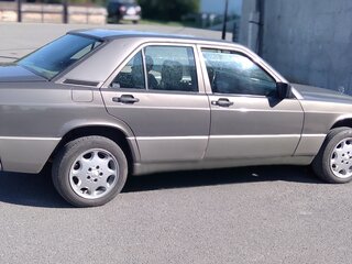 1990 Mercedes-Benz 190 (W201), серый, 300000 рублей, вид 3