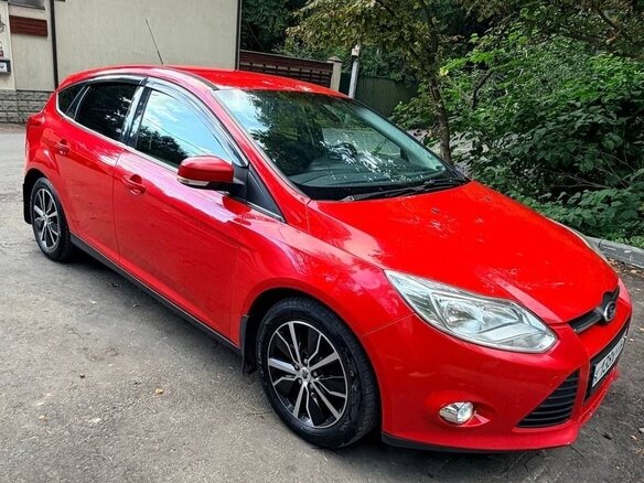 2012 Ford Focus III, красный, 750000 рублей - вид 4