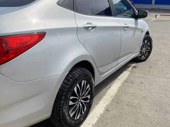 2011 Hyundai Accent IV, серый, 680000 рублей - вид 7