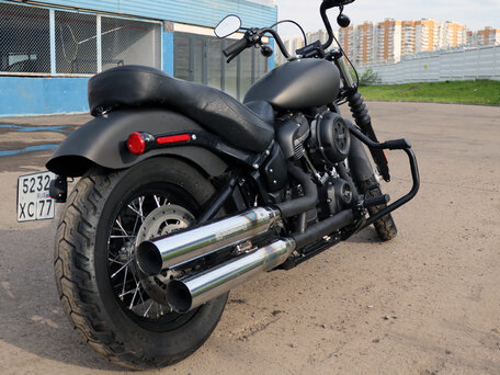 2019 Harley-Davidson Street Bob, серый, 1250000 рублей, вид 3