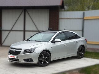 2010 Chevrolet Cruze I, серебристый, 680000 рублей, вид 1