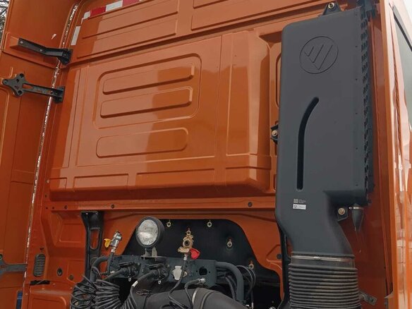 2023 Foton Auman EST-R, оранжевый, 7990000 рублей - вид 7