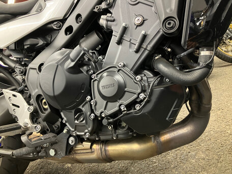 2021 Yamaha MT-09 Tracer (FJ-09), серый, 1250000 рублей, вид 3