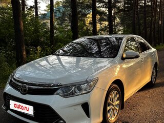 2017 Toyota Camry VII (XV50) Рестайлинг 2, белый, 2360000 рублей, вид 5