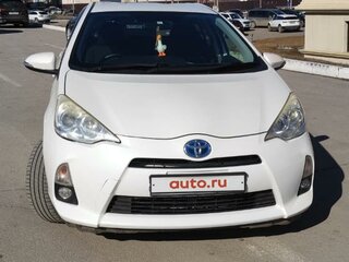 2014 Toyota Aqua I, белый, 850000 рублей, вид 1