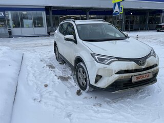 2015 Toyota RAV4 IV (XA40) Рестайлинг, белый, 2000000 рублей, вид 1