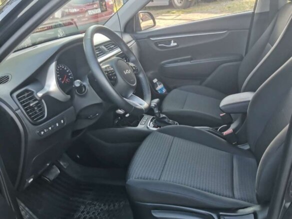 2022 Kia Rio X IV Рестайлинг, чёрный, 1950000 рублей - вид 3