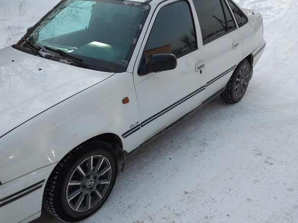 1997 Daewoo Nexia I, белый - вид 3