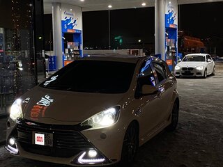 2015 Toyota Aqua I Рестайлинг, белый, 1100000 рублей, вид 1