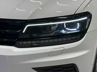 2017 Volkswagen Tiguan Allspace II, белый, 2597000 рублей, вид 4