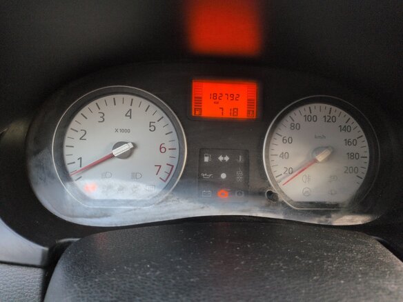 2008 Renault Logan I, серый, 405000 рублей - вид 10