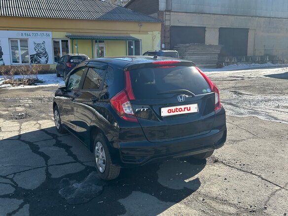 2017 Honda Fit III Рестайлинг, чёрный, 990000 рублей - вид 8