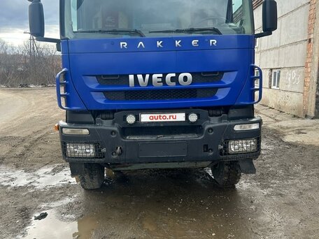 2013 Iveco Trakker, синий, 2500000 рублей, вид 1