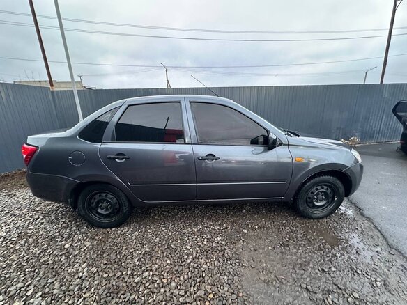 2014 Lada (ВАЗ) Granta I, серебристый, 500000 рублей - вид 3