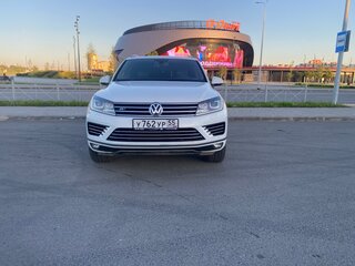 2016 Volkswagen Touareg II Рестайлинг, белый, 3400000 рублей, вид 2