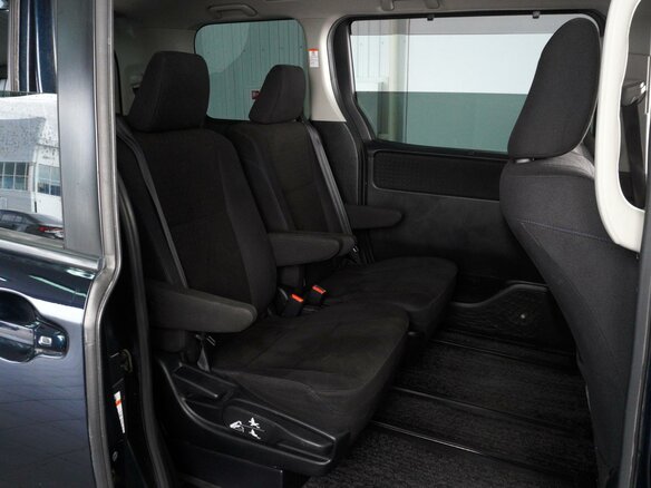 2015 Toyota Voxy III (R80), зелёный - вид 6