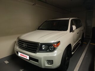 2014 Toyota Land Cruiser 200 Series Рестайлинг 1, белый, 5750000 рублей, вид 4