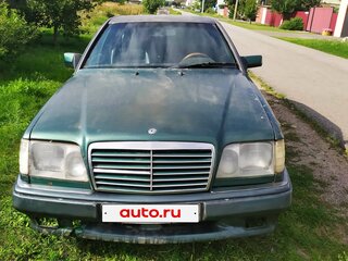 1991 Mercedes-Benz W124 300, зелёный, 380000 рублей, вид 3