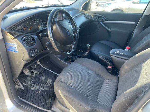 2003 Ford Focus I Рестайлинг, серебристый, 330000 рублей - вид 9