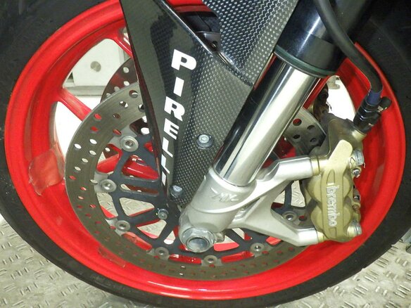 2013 MV Agusta F3 675, красный, 775000 рублей - вид 6