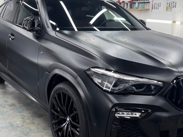 2020 BMW X6 40i III (G06), чёрный, 7000000 рублей - вид 3