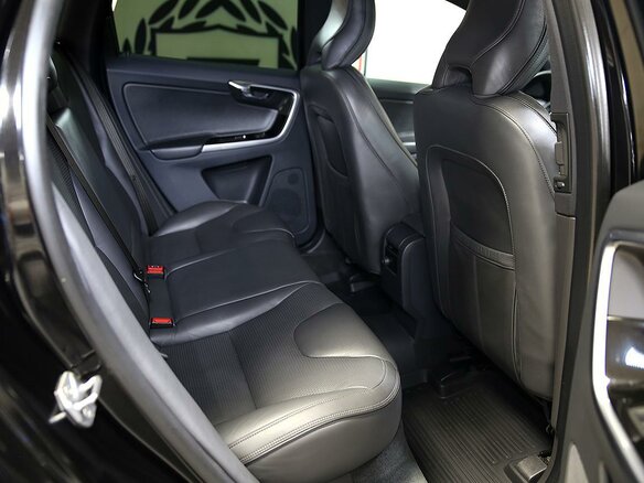 2016 Volvo XC60 I Рестайлинг, чёрный - вид 13