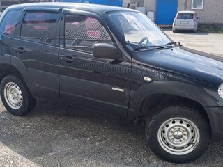 2013 Chevrolet Niva I Рестайлинг, чёрный, 440000 рублей, вид 3