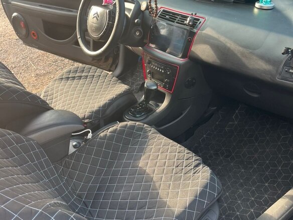 2005 Citroen C4 I, чёрный, 340000 рублей - вид 2