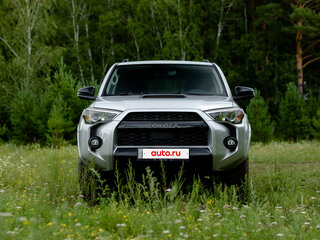 2022 Toyota 4Runner V Рестайлинг, серебристый, 8590000 рублей, вид 1