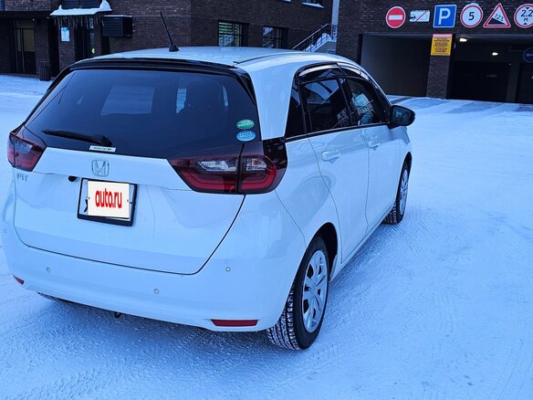 2020 Honda Fit IV, белый, 1535000 рублей - вид 5